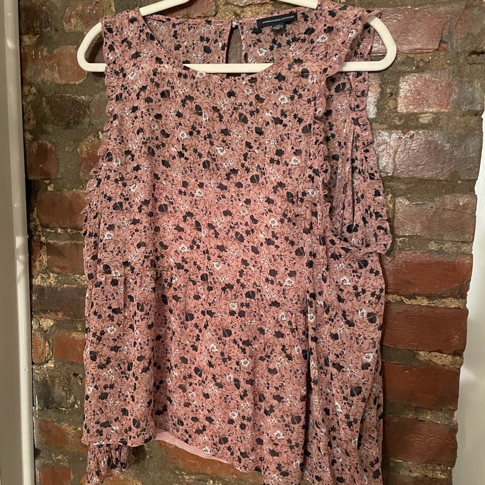 American Eagle Pink Floral Top Size Large